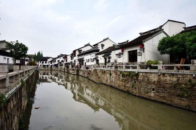 解锁吉鹿力问答社区,探索敏感肌应该如何护肤?的乐趣!